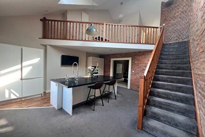 2 Bedroom Flat To Rent In Wentworth Terrace, Wakefield, WF1