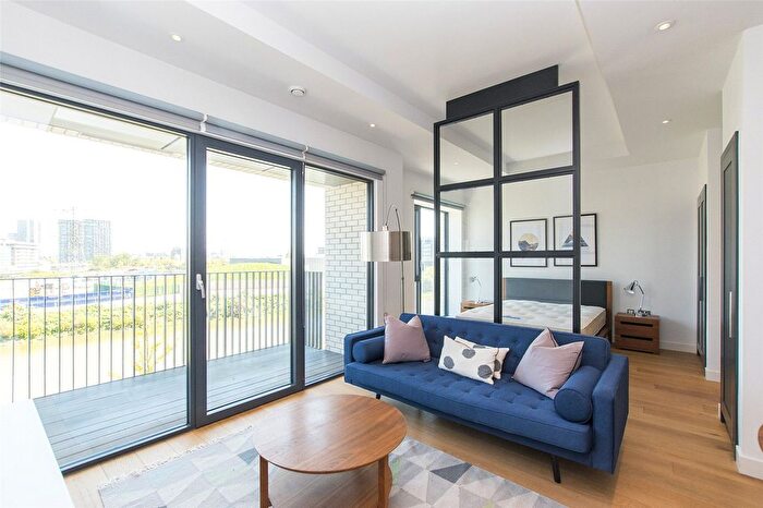 Studio To Rent In Globe House, Botanic Square, London, E14