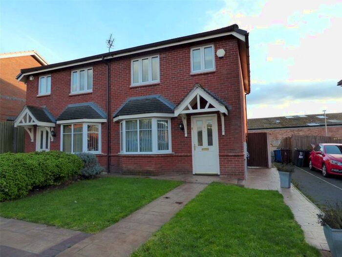 3 Bedroom Semi-Detached House To Rent In Freshwater Drive, Ashton-Under-lyne, Lancashire, OL6