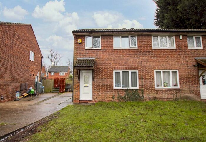 3 Bedroom House To Rent In Shooters Close, Birmingham, B5