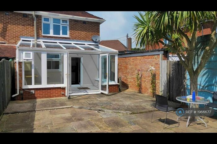 2 Bedroom Semi-Detached House To Rent In Testwood Crescent, Totton, Southampton, SO40