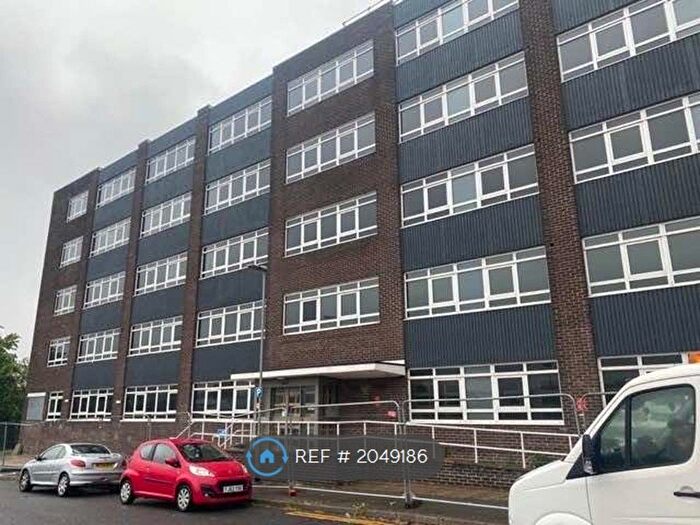 1 Bedroom Flat To Rent In Hill House, Mansfield, NG18