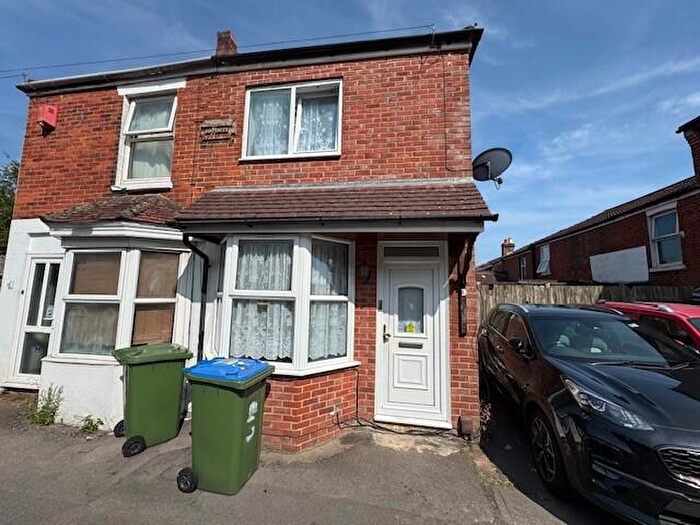 2 Bedroom House To Rent In Raven Road, Newtown, Southampton, SO14