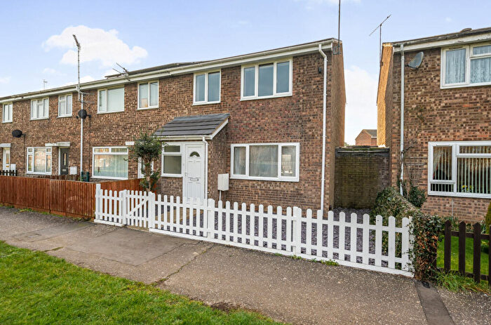 3 Bedroom Semi-Detached House For Sale In Yare Avenue, Witham, Essex, CM8