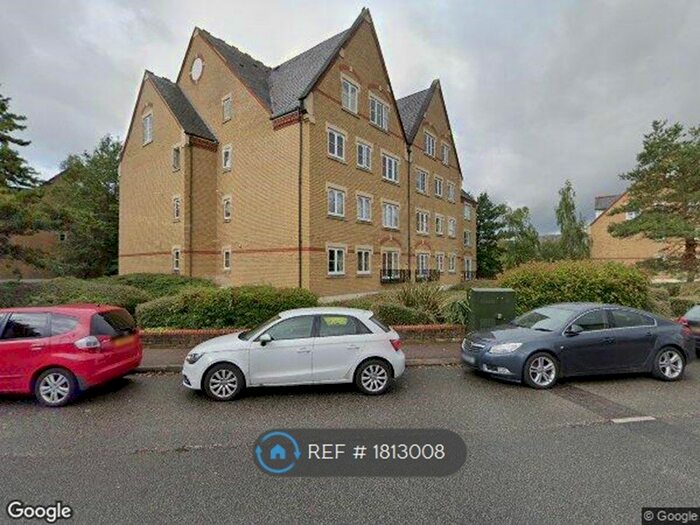 2 Bedroom Flat To Rent In Canterbury House, Watford, WD24