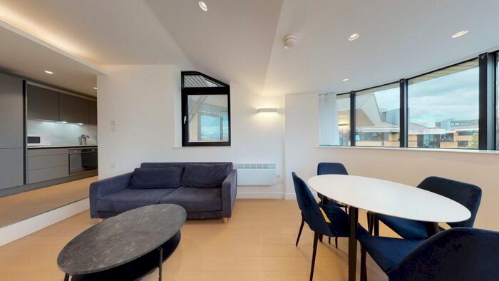 2 Bedroom Flat To Rent In New Horizons Court, TW8