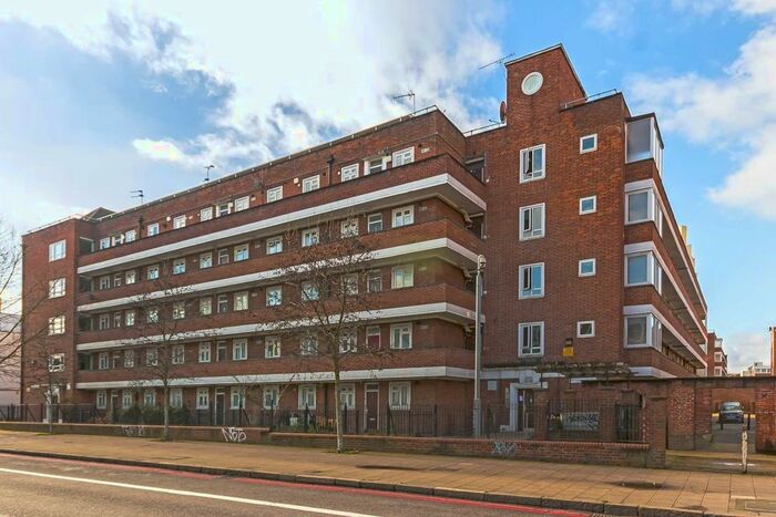 3 Bedroom Property To Rent In Stockwell Road, London, SW9