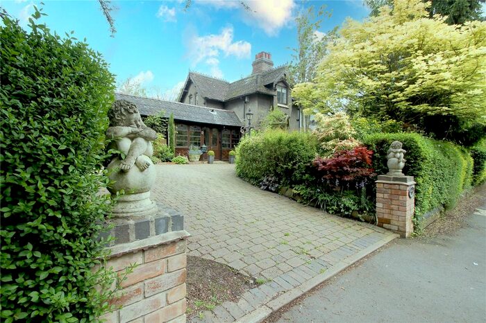 3 Bedroom Semi-Detached House For Sale In Meriden Road, Berkswell, Coventry, West Midlands, CV7