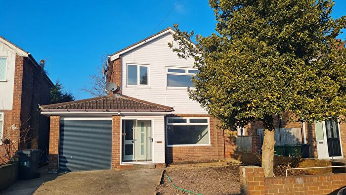 3 Bedroom Detached House To Rent In Harewood Grove, Heckmondwike, WF16