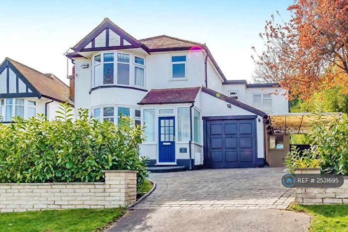 4 Bedroom Detached House To Rent In Hilltop Road, Whyteleafe, CR3
