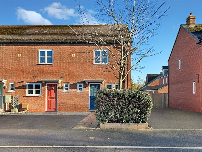 2 Bedroom End Of Terrace House For Sale In Chatham Road, Meon Vale, CV37