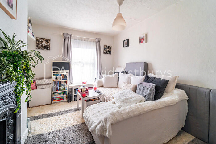 1 Bedroom Apartment To Rent In The Broadway, Crouch End, London, N8
