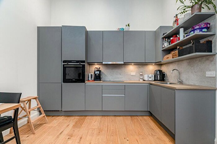 2 Bedroom Apartment For Sale In Shakespeare Street, North Kelvinside, Glasgow, G20