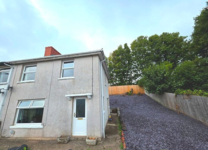 3 Bedroom Semi-Detached House For Sale In Bryngolau Terrace, Blackwood, NP12
