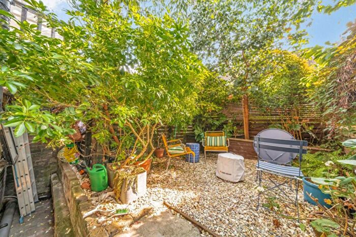 1 Bedroom Flat For Sale In Poole Road, Homerton, E9 - Photo 8