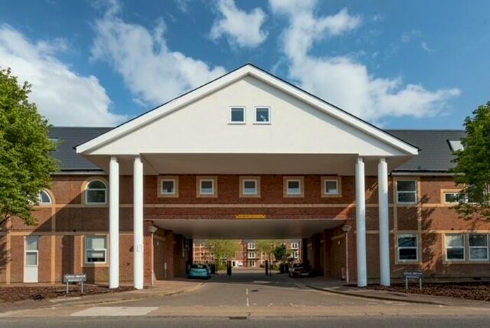 2 Bedroom Apartment To Rent In Alton Mews, Aylesbury, HP19