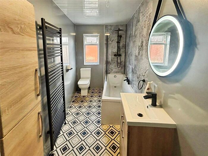 4 Bedroom Terraced House To Rent In Brindle Street, Blackburn, Lancashire, BB2