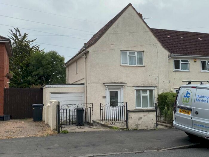 3 Bedroom End Of Terrace House To Rent In Wordsworth Road, Horfield, Bristol, BS7