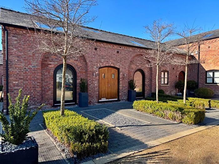 3 Bedroom Barn Conversion For Sale In Knutsford Road, Cranage, Crewe, CW4
