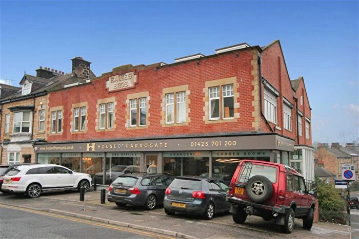 2 Bedroom Flat For Sale In Apt Baines House, A Cheltenham Mount, HG1