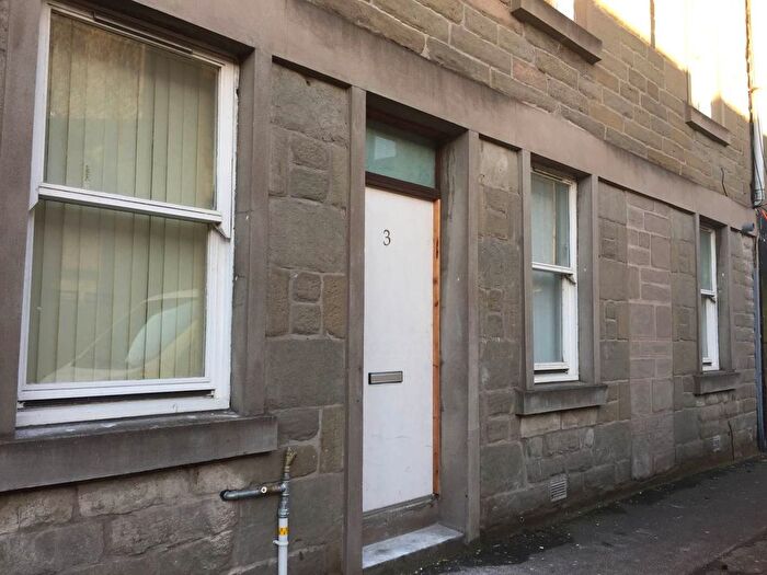 3 Bedroom Flat To Rent In Lyon Street, Dundee, DD4