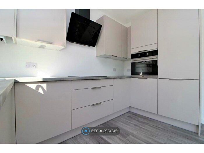 2 Bedroom Flat To Rent In Tollgate House, Brooklands, Milton Keynes, MK10