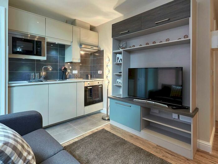 Apartment To Rent In Apt, Eagle House #, M3