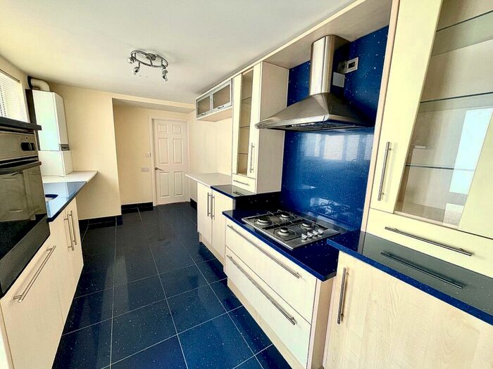 1 Bedroom Flat To Rent In Commercial Street, Griffithstown, Pontypool, NP4