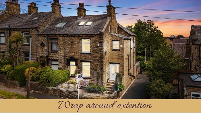 4 Bedroom End Of Terrace House For Sale In Farfield Road, Bradford, BD6