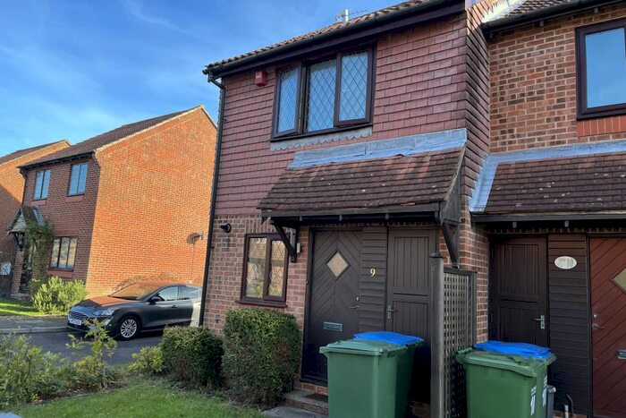 2 Bedroom Property To Rent In Willow Herb Close, Locks Heath, Southampton, SO31