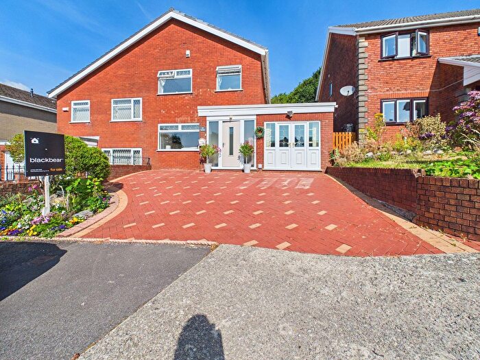 3 Bedroom Semi-Detached House For Sale In Haul Fryn, Birchgrove, SA7