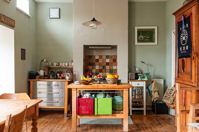 4 Bedroom End Terrace House For Sale In Tyne Road, Bristol, BS7