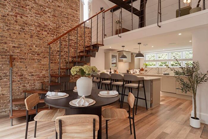 2 Bedroom Detached House For Sale In The Old Laundry, Glovers Road, Reigate, RH2