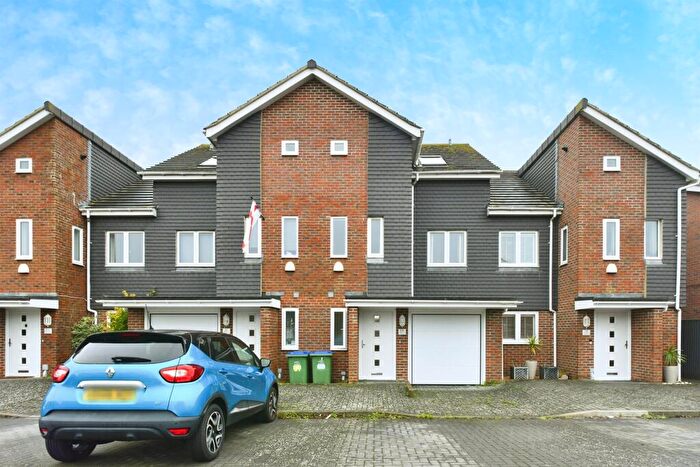 5 Bedroom Town House For Sale In Seaview Avenue, Peacehaven, BN10