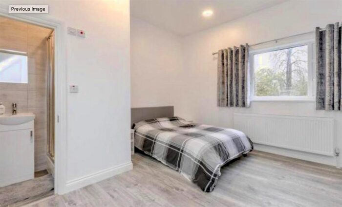 6 Bedroom Semi-Detached House To Rent In The Drive, Beech Grove, Guildford, GU2