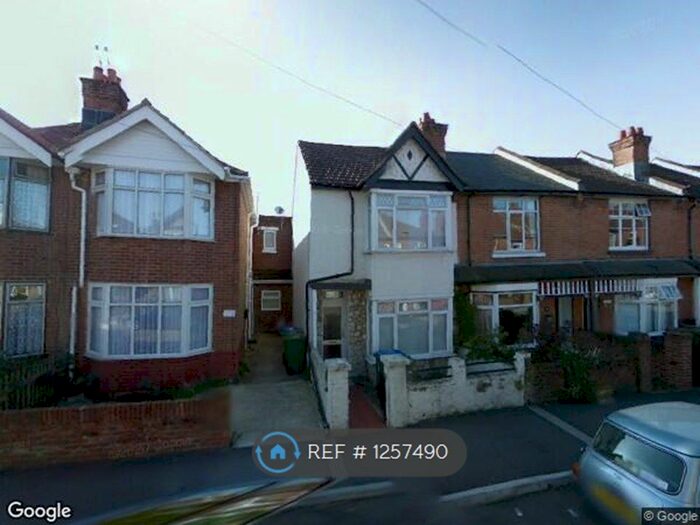 3 Bedroom Terraced House To Rent In Ampthill Road, Southampton SO15