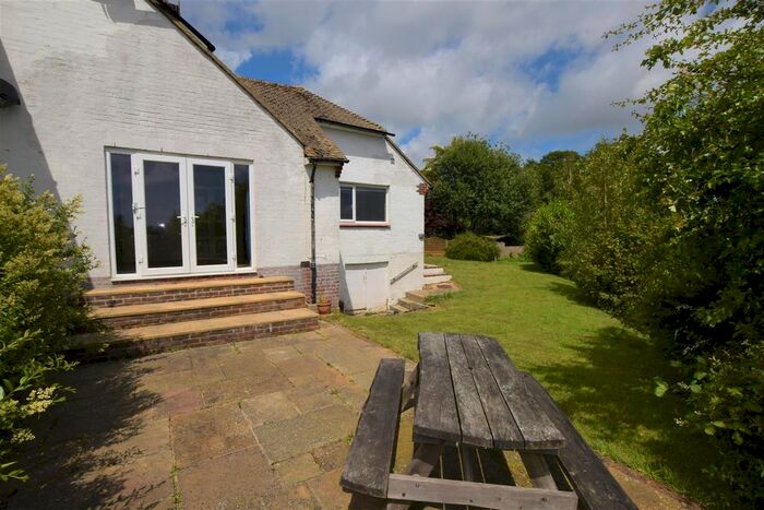 2 Bedroom Bungalow To Rent In Oakwood Close, Hastings, TN34