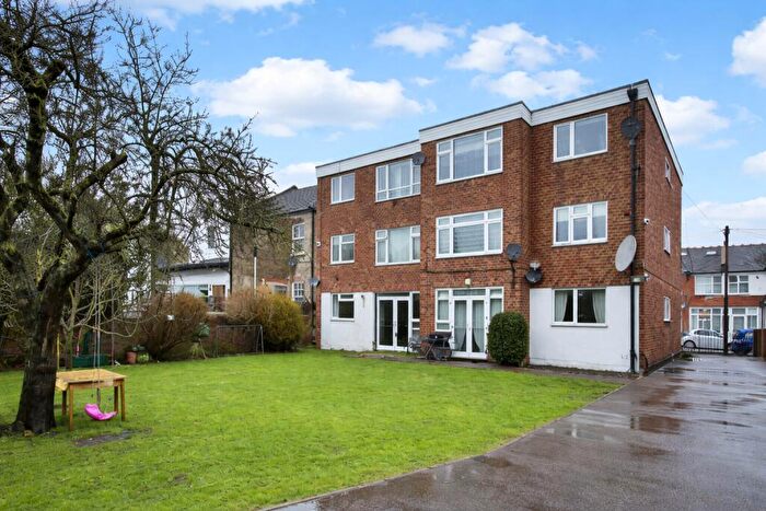 2 Bedroom Flat For Sale In Maple Durham Court, Park Avenue, N13