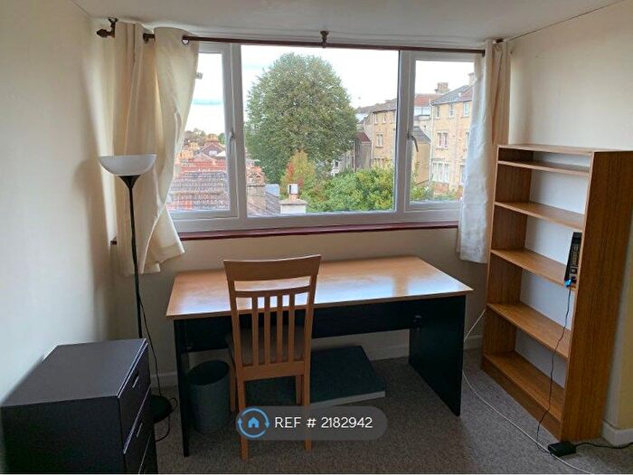 2 Bedroom Flat To Rent In Hampton Road, Bristol, BS6