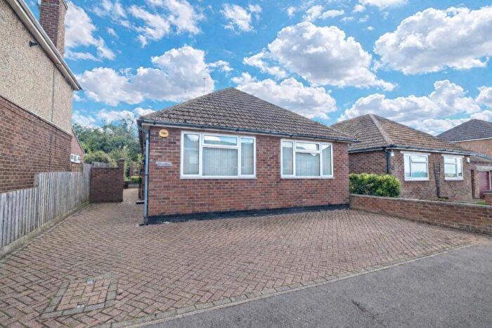 2 Bedroom Detached Bungalow For Sale In Quorn Road, Rushden, NN10