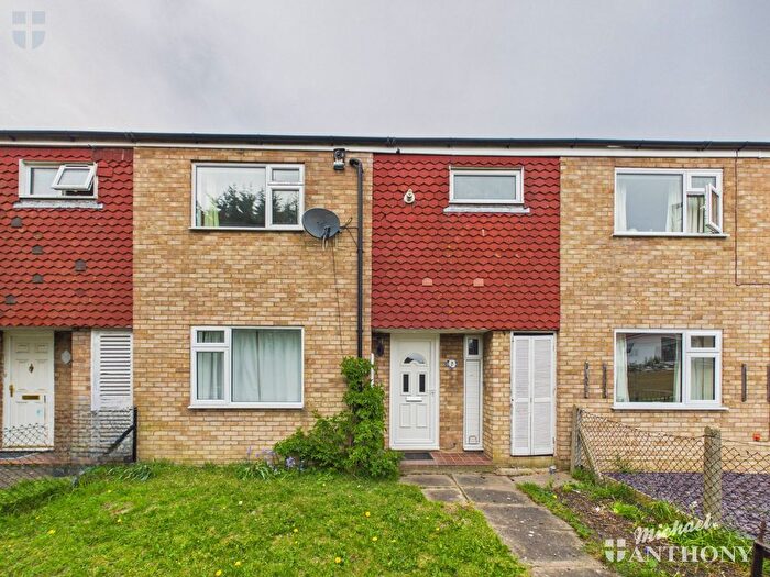 3 Bedroom Terraced House For Sale In Lembrook Walk, Aylesbury, HP21