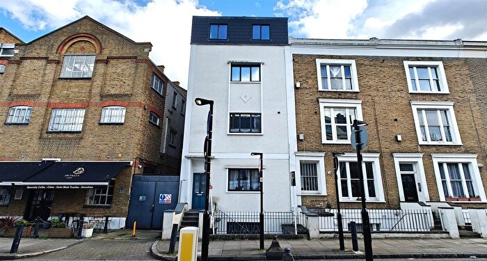 2 Bedroom Flat For Sale In Marlborough Road, Upper Holloway, N19