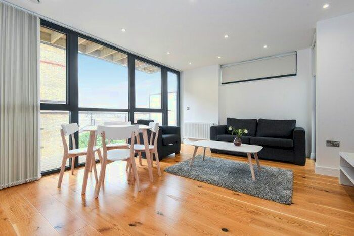 2 Bedroom Flat To Rent In Tyssen Street, London, E8