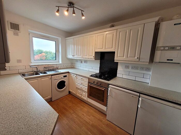 2 Bedroom Flat To Rent In Bryson Road, Polwarth, Edinburgh, EH11