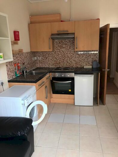 1 Bedroom Flat To Rent In Yew Grove, London, NW2