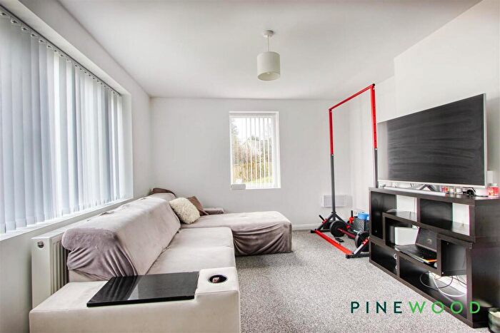 3 Bedroom End Of Terrace House For Sale In Harvey Road, Chesterfield, Derbyshire, S41