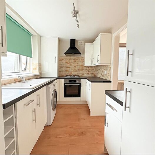 2 Bedroom Apartment To Rent In Beresford Road, North Chingford, E4