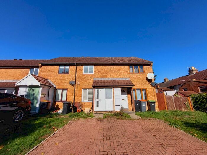 2 Bedroom Terraced House To Rent In St Leonards Street, Bedford, MK42