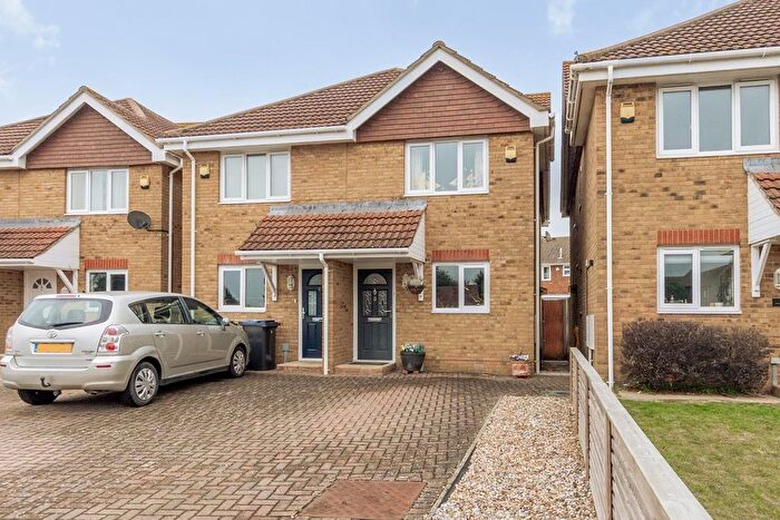 3 Bedroom Town House For Sale In Brook Close, Herne Bay, CT6