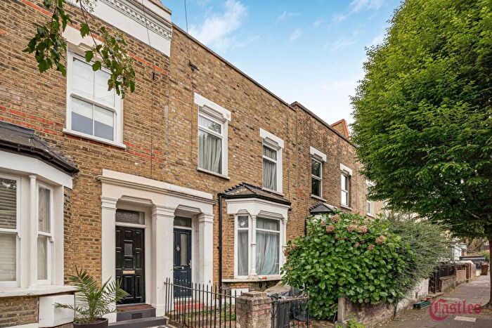 3 Bedroom House For Sale In Rushmore Road, London, E5